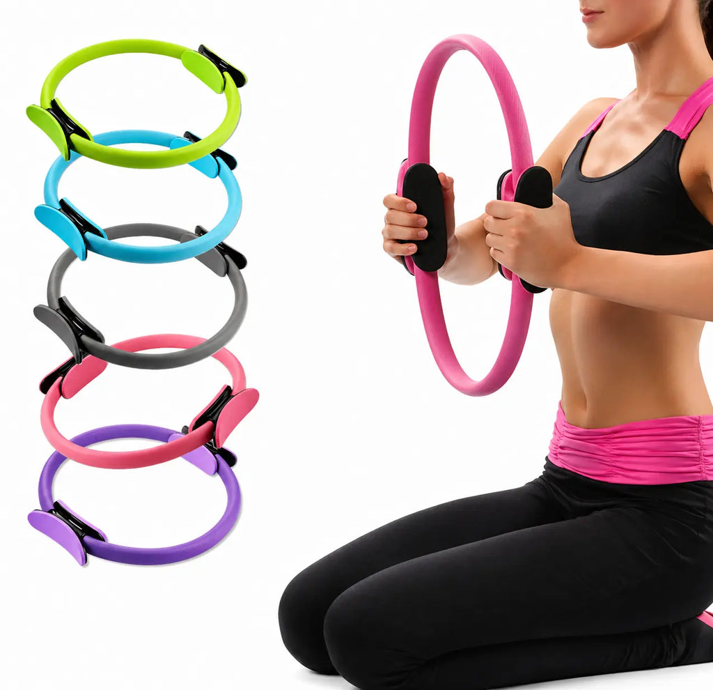 Cercle de pilates utilisé pour renforcer les bras et le haut du corps avec anneaux fitness colorés